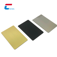 Cartes de visite en métal programmables 13.56MHZ HF NFC Gold Vip Member avec carte NFC en métal QR Code