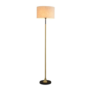 Lámpara de Pie Moderna de Latón con Pantalla de Cristal Blanco Frío, Base E26, LED Regulable, Residencial, 3500K, 90lm/w - Product Image 4