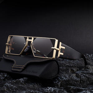 Gafas de Sol Cuadradas con Diseño Hueco JY-5542 para Hombre, Marco Metálico, Protección UV400, Lentes de PC Negras Clase 2, Origen Taizhou - Product Image 5
