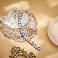 Ensembles de bijoux en zircone blanche carrée en gros : colliers, boucles d'oreilles, bagues, bracelets, accessoires neutres en laiton émaillé noir pour fêtes