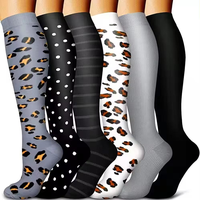 Chaussettes de compression personnalisées en gros avec impression mignonne, compression graduée 15-20/20-30 mmHg, pour hommes et femmes, course à pied et voyage