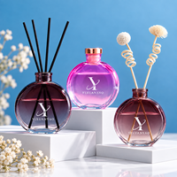 Diffuseur de parfum d'ambiance moderne à faible MOQ, nouveau style, avec logo personnalisé, bouteille avec collier et couvercle en bois, or, noir, argent pour huiles essentielles