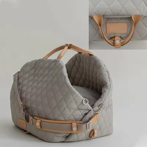 छोटे पोर्टेबल बड़ी क्षमता लुभावनी नायलॉन पालतू कैरियर यात्रा बैग के लिए क्लिप-ऑन लीश के साथ छोटी पोर्टेबल बड़ी क्षमता लुभावनी नायलॉन पालतू - Product Image 6