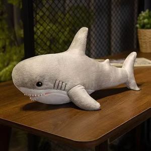 Peluche de Tiburón Bordado Súper Suave OEM de 31cm-50cm, Juguete Antiestrés, Decoración de Habitación, Relleno de Algodón PP, Juguete de Peluche - Product Image 2