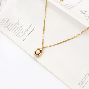 French Style Luxury 18k Gold Plated Pearl Necklace For Women Irregular Shape Stainless Steel Bezel Setting Everyday Wear - Product Image 1