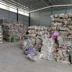 Zaino di Seconda Mano di Alta Qualità Grado A, Nessun Danno, Come Nuovo, Durevole, Conveniente per Uso Quotidiano, Viaggi e Lavoro - Product Image 4