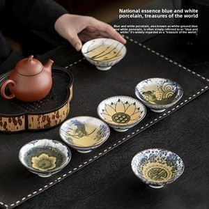 Set di Tazze da Tè Kung Fu in Porcellana Blu e Bianca, 10 Piccole Tazze Coniche, Regalo Vintage in Stile Cinese per Compleanno/Laurea - Product Image 5