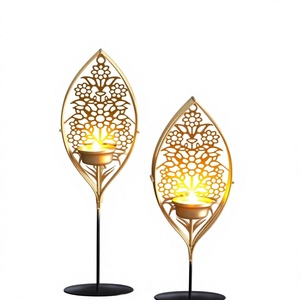 Juego de 2 Faroles de Hierro Blancos con Recortes Intrincados, Decoración Portátil para el Hogar, para Mesa o Colgar - Product Image 5