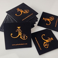 Invitations de mariage personnalisées OEM en velours avec impression dorée, finition brillante autocollante, imperméable et écologique