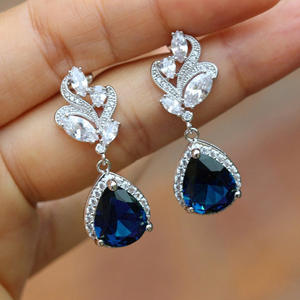 Boucles d'oreilles pendantes bleues E1804 pour femme, classiques, en cristal et strass, taille poire, serti clos, bijoux de mode pour soirée - Product Image 4