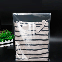 Sac rétractable transparent Polysmarts modèle 008 24*35CM en PE/vinyle pour l'emballage de t-shirts, recyclable, qualité alimentaire, taille personnalisée certifiée