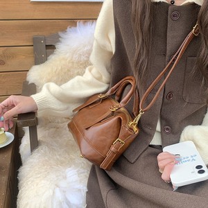 Women's <b>Pillow</b>-<b>Shaped</b> Handbag Brown Black Zipper Closure Shoulder Crossbody Bag Everyday Outfits Fall 2024 - Product Image 4