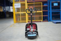 Chariot élévateur électrique compact 2 tonnes en promotion avec batterie lithium-ion et pneus en PU, idéal pour les espaces restreints