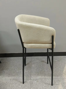 ST-8893-1 Tabourets <span class=keywords><strong>de</strong></span> <span class=keywords><strong>bar</strong></span> modernes <span class=keywords><strong>de</strong></span> luxe à dossier haut en tissu, pieds en métal rouge, neufs, vente en gros pour salle à manger et <span class=keywords><strong>bar</strong></span> à domicile - Product Image 5