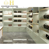Présentoir de Luxe Personnalisé pour Sacs à Main de Table, Meuble de Présentation pour Magasin, Vitrine de Vente au Détail pour Sacs Cadeaux et Pochettes
