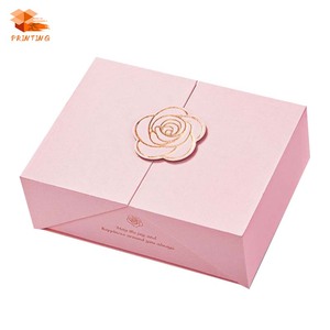 <span class=keywords><strong>Caja</strong></span> de Regalo de Perfume de Lujo Personalizada con Laminado Mate y Papel Dorado, Cajas Rígidas de Materiales Reciclados para Mujer - Product Image 4