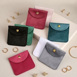Sacs à bijoux en velours de luxe avec logo personnalisé, sacs anti-poussière à rabat, pochettes d'emballage pour bijoux en microfibre de haute qualité, velours hollandais - Product Image 1