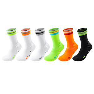 Chaussettes de cyclisme BiLu Free Design, chaussettes de cyclisme personnalisées OEM, mi-mollet, maille respirante, multicolores, pour le cyclisme sur route et VTT - Product Image 1