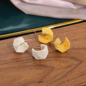 ต่างหูแบบติดหูทรงเจ้าหญิง ดีไซน์เรขาคณิต ชุบทองแดงคุณภาพสูง ปรับแต่งได้ สำหรับผู้หญิง เหมาะสำหรับเป็นของขวัญ - Product Image 2