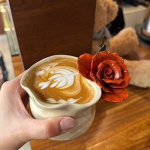 Taza de Café de Cerámica Hecha a Mano, Tridimensional, con Rosa <span class=keywords><strong>Roja</strong></span> Pintada a Mano, Color Subesmaltado, Diseño Retro de Lujo Ligero, para Oficina o Cafetería - Product Image 2