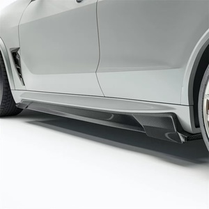 ชุดแต่งคาร์บอนไฟเบอร์แห้งสำหรับ BMW X5M รุ่น X5M RZ-style ประกอบด้วยลิ้นกันชนหน้าคาร์บอนไฟเบอร์ สปอยเลอร์ และสเกิร์ตข้าง - Product Image 5