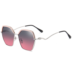 Gafas de Sol Polarizadas Light Shade 2022, Diseño Italiano, Protección UV400, Fabricadas en China, Diseño de Águila Polar, Venta al Por Mayor - Product Image 3