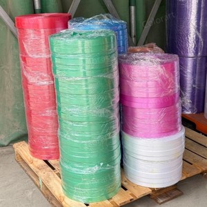 โรงงานผลิตสีสันสวยงาม ขายส่งริบบิ้นสีพื้นขนาดใหญ่แบบกำหนดเอง ริบบิ้นพีพีม้วนใหญ่ วัสดุริบบิ้นพลาสติกม้วนใหญ่ - Product Image 4