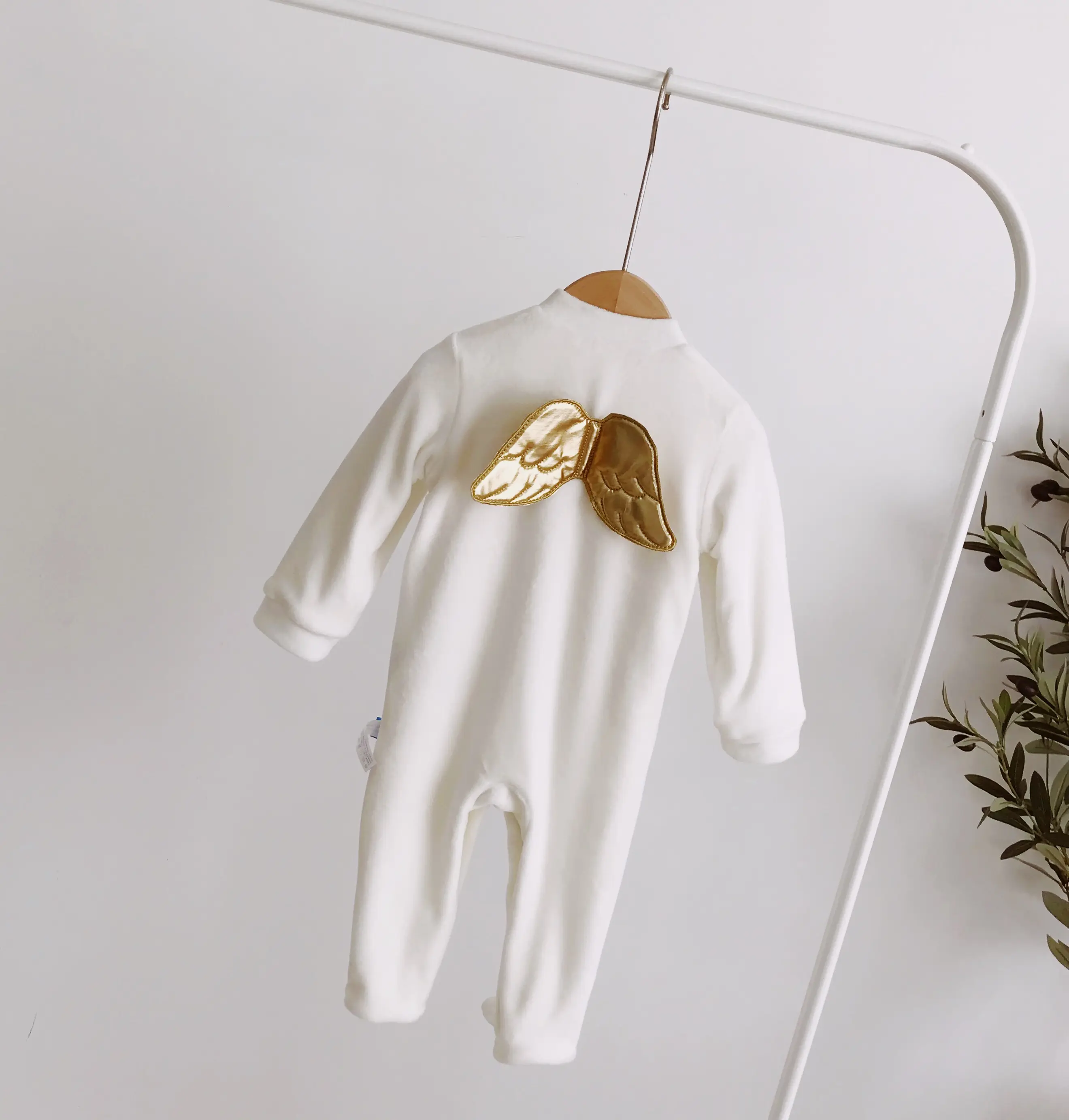 Algodão orgânico personalizado asas de anjo roupas de bebê, macacão certificado de bebê, cor sólida, recém nascido, etiqueta de logotipo personalizado
