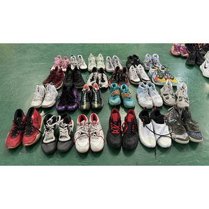 Chaussures de basket de marque d'occasion pour hommes, baskets mixtes en balles, tailles et couleurs variées disponibles - Product Image 3