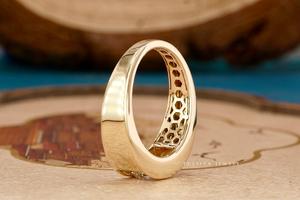 Anillo de moda con diseño geométrico moderno y hexagonal, con piedra preciosa brillante, elegante y cómodo para hombre, para uso diario. - Product Image 3