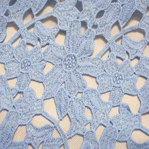 Personnalisez des tissus en dentelle guipure 100% polyester écologiques avec broderie pour robes et confection de vêtements - Product Image 2