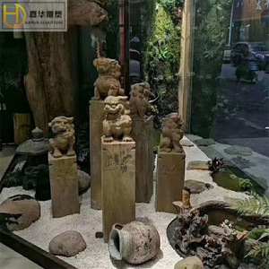 Columna Cuadrada de Piedra Jiahua con Tallado de León Pixiu Estilo Chino para Decoración de Jardín - Product Image 1
