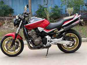 Hondaa <span class=keywords><strong>CB1300</strong></span>ซูเปอร์โบลเดอร์: 1284cc มอเตอร์ไซค์แนวสตรีทย้อนยุค4สูบแบบอินไลน์พร้อมระบบควบคุม ABS และการล่องเรือ - Product Image 4