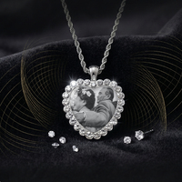 Collier en métal personnalisable en forme de cœur avec portrait de couple pour anniversaire, ornement commémoratif portable pour l'amour