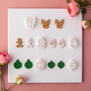 Stampini di argilla natale stampo strumento decorativo per fare torte e resina epossidica polimero albero campana di pan di zenzero uomo strumenti per gioielli - Product Image 4