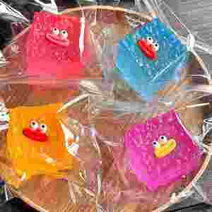 Jouet Squishy en Maltose à Grands Yeux et Bouche de Saucisse, Doux, Amusant, Anti-Stress, pour Adultes et Enfants - Vente en Gros - Product Image 1