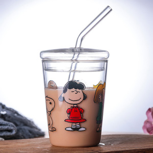 Schattige Transparante Glazen Beker Met Aardbei Patroon Stro Deksel En Grote Capaciteit Voor Melk Koffie - Product Image 5