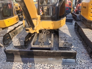 Mini-excavatrice hydraulique sur chenilles d'occasion Caterpillar 303.5 CAT 303 303E 303.5E, d'origine japonaise, 3 tonnes 3,5 tonnes, avec accessoire tarière - Product Image 4