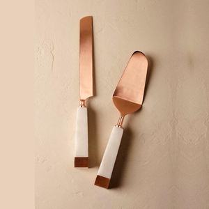 Ensemble de serveur de gâteau de mariage ensemble de service de gâteau en or rose en acier inoxydable avec coupe-gâteau et serveur à poignée rectangulaire en marbre - Product Image 2