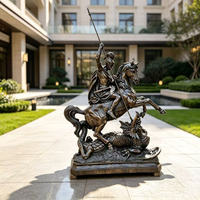 Grande sculpture religieuse catholique extérieure célèbre, en bronze coulé, représentant Saint George chevauchant un cheval et tuant le dragon