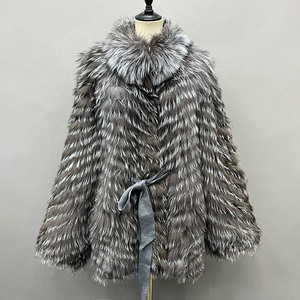 Meilleure vente Veste en fourrure de poncho moelleux à bande de renard argenté pour femmes <span class=keywords><strong>Manteau</strong></span> en fourrure de renard véritable avec <span class=keywords><strong>ceinture</strong></span> - Product Image 6