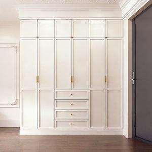 Armadio in legno massello bianco crema stile retrò francese - Product Image 1