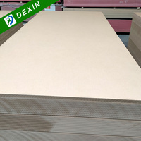 1220x2440mm 1525x2440mm 1830x2440mm Panneau de bois MDF enduit de mélamine ou brut de Chine E0 Normes d'émission de formaldéhyde