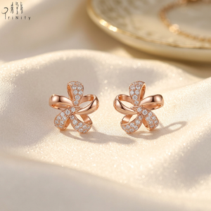 คอลเลคชั่นใหม่ ผู้ผลิตขายส่ง เครื่องประดับดีไซน์ดอกไม้ ทองคำแท้ 18K ต่างหูเพชรแท้ทรงกลม - Product Image 6
