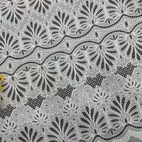 Tissu en dentelle blanche découpée au laser, motif floral ajouré, broderie guipure avec bord festonné pour robe de mariée, robe de soirée, couture