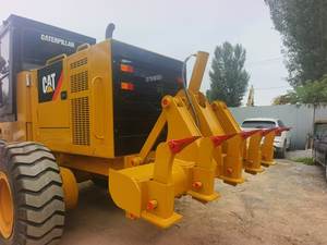 Niveleuse d'occasion Caterpillar 140K avec moteur Cummins et composants de pompe fabriqués au Japon - Product Image 2