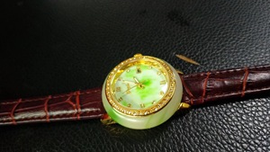 Reloj de lujo de jade verde Hetian con bisel de diamantes, correa de cuero, números romanos, reloj de cuarzo para hombre - Product Image 5