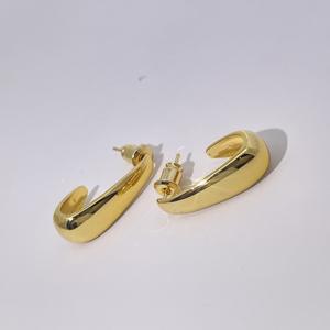 Boucles d'oreilles clous pour femmes Tianyu Gems, plaquées or, forme de lettre, style vintage de luxe léger, style Hong Kong - Product Image 4