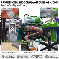 Équipement de terrain de jeu intérieur personnalisé, thème cyberpunk néon, toboggan en spirale, toboggan ondulé, portique WELCOME, carrousel, structure de saut et d'escalade |   OEM
