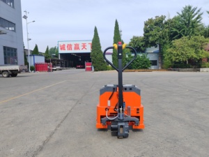 Nuevo Transpaleta Eléctrico de 2T con Batería de Plomo-Ácido, Neumático Sólido, 48V 32A, IP44 Impermeable, para Uso en Interiores en Plantas de Fabricación - Product Image 5
